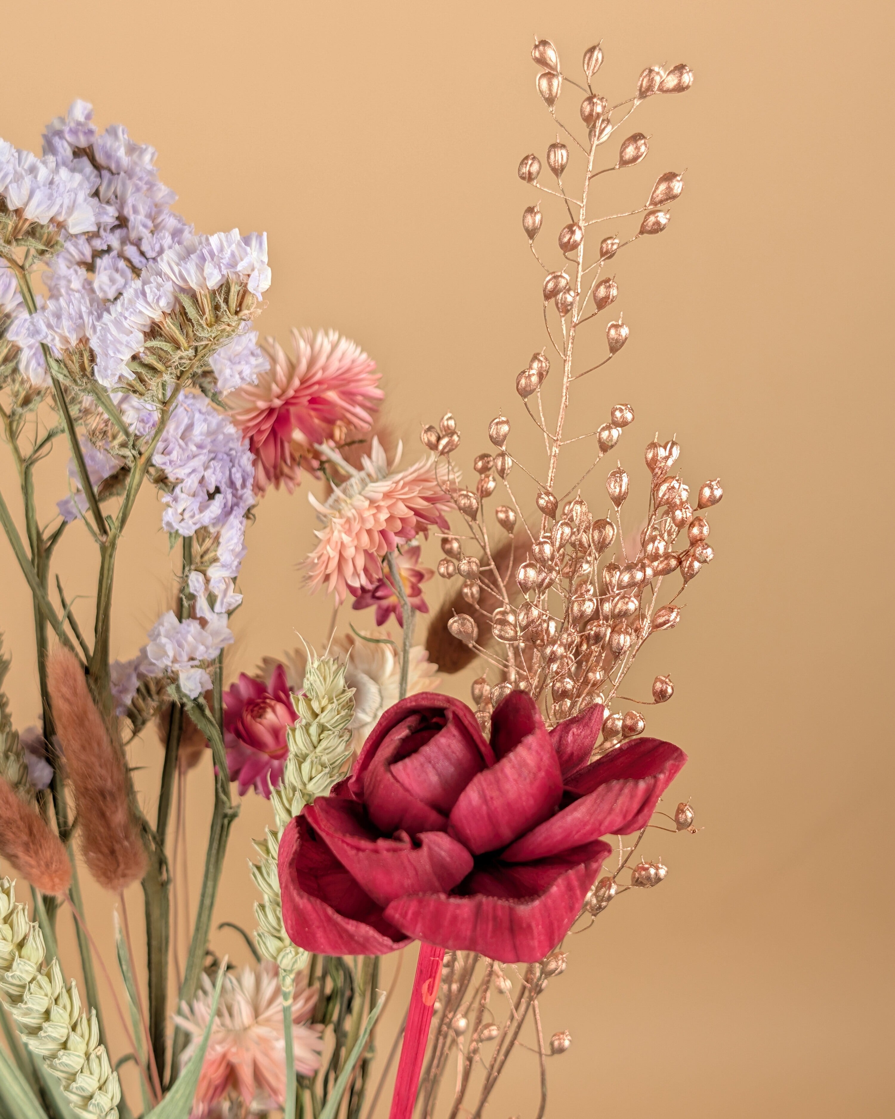 Burgundy Glow – Marktstijl Droogbloemenboeket (50 cm)