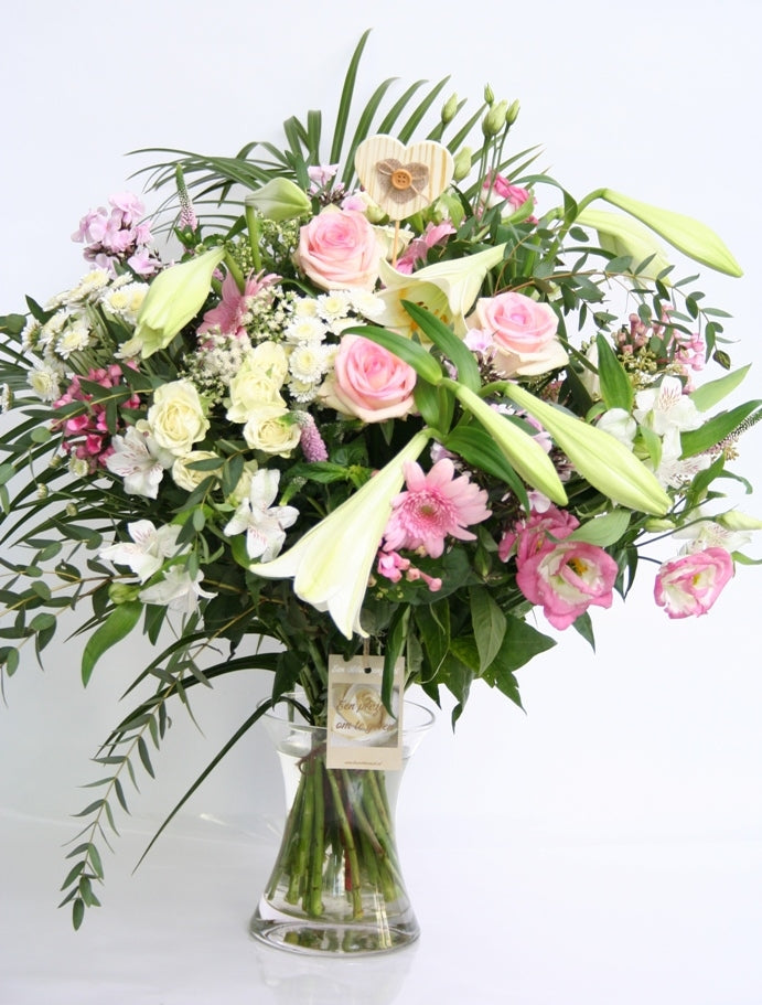 Bouquet tend-tendue rose blanc partant et se marier