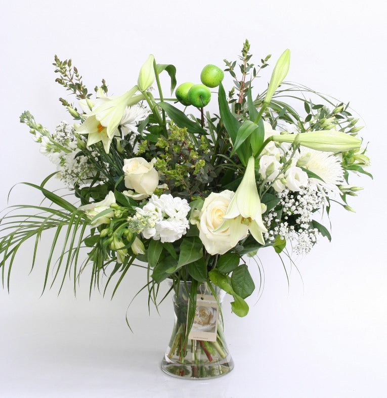 Bouquet de fleurs la beauté blanche se rétablit bientôt