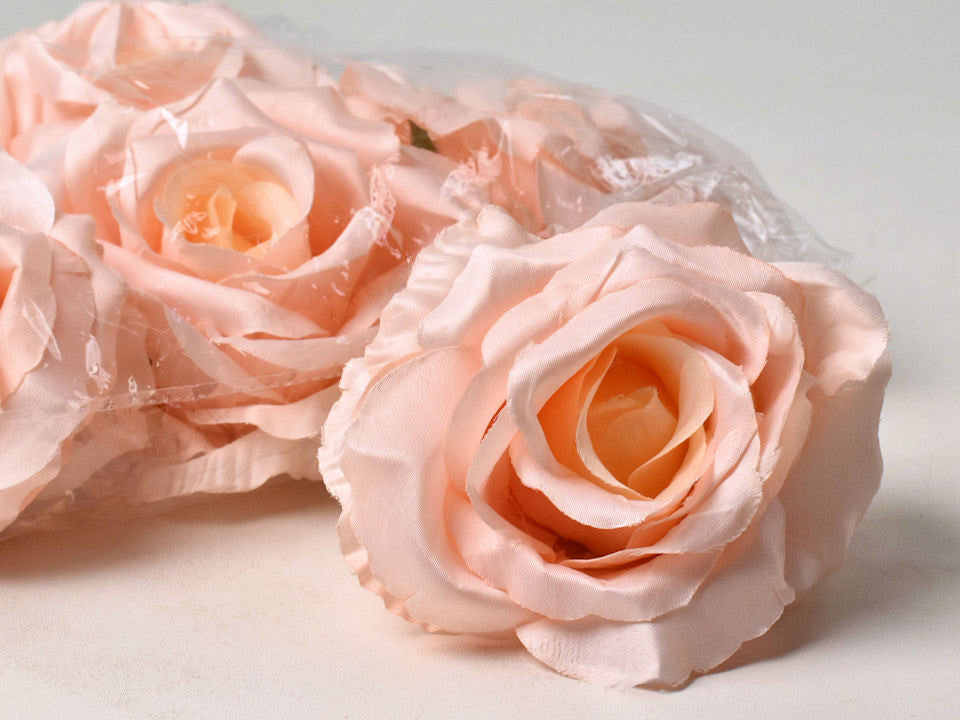 Pêche en satin rose d11cm