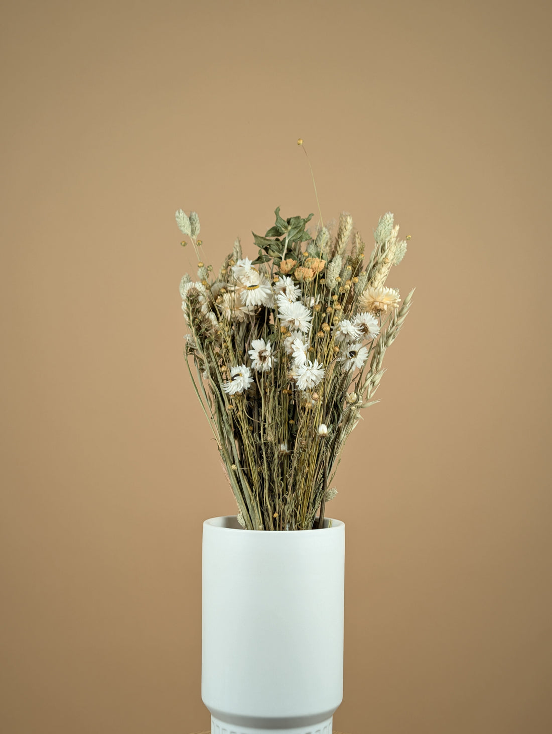 Large dried field bouquet natural