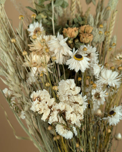 Large dried field bouquet natural